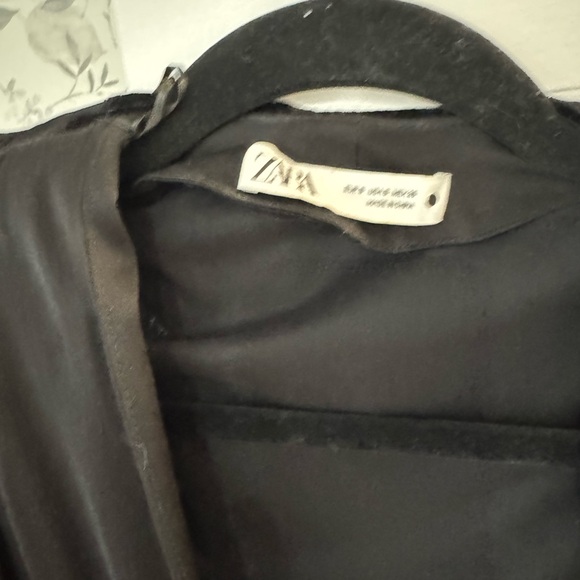 Zara Black Velvet Wrap Robe - Picture 3 of 3